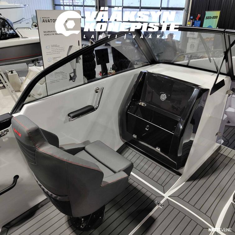 Falcon BR 7 + Mercury F200 V6 DTS