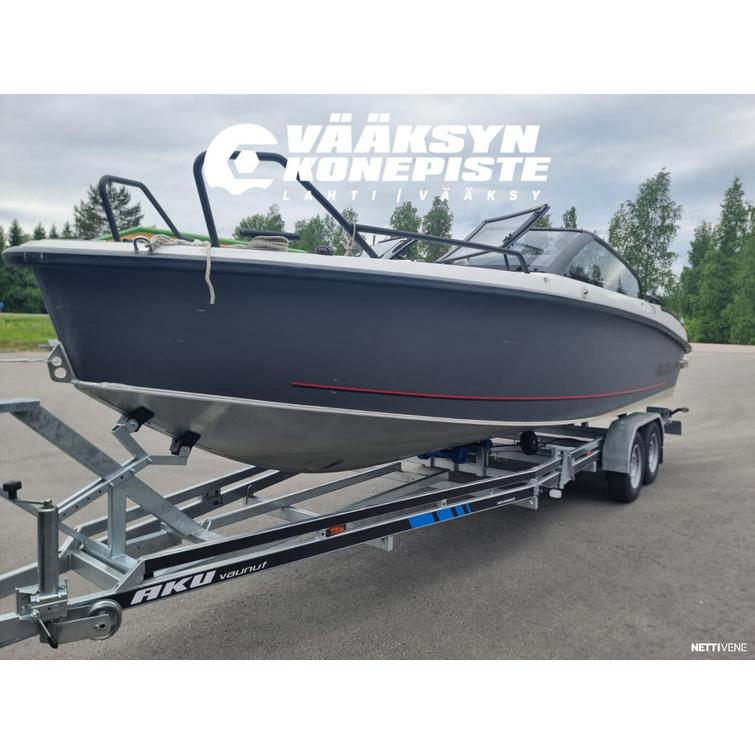Falcon BR 8 + Mercury F300