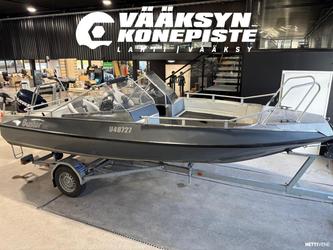 Buster XXL + Evinrude E-Tec