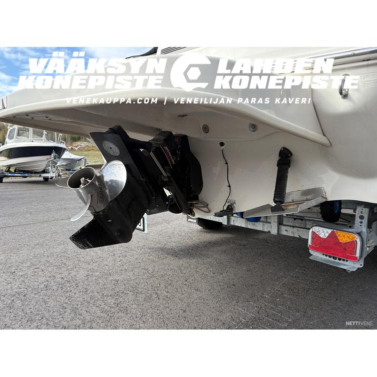 Sea Ray 215 Expres + MerCruiser 5.0 L 240hv