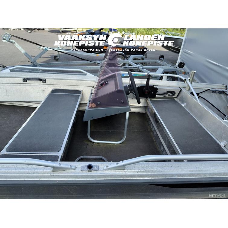 Buster XSR + Mercury F20
