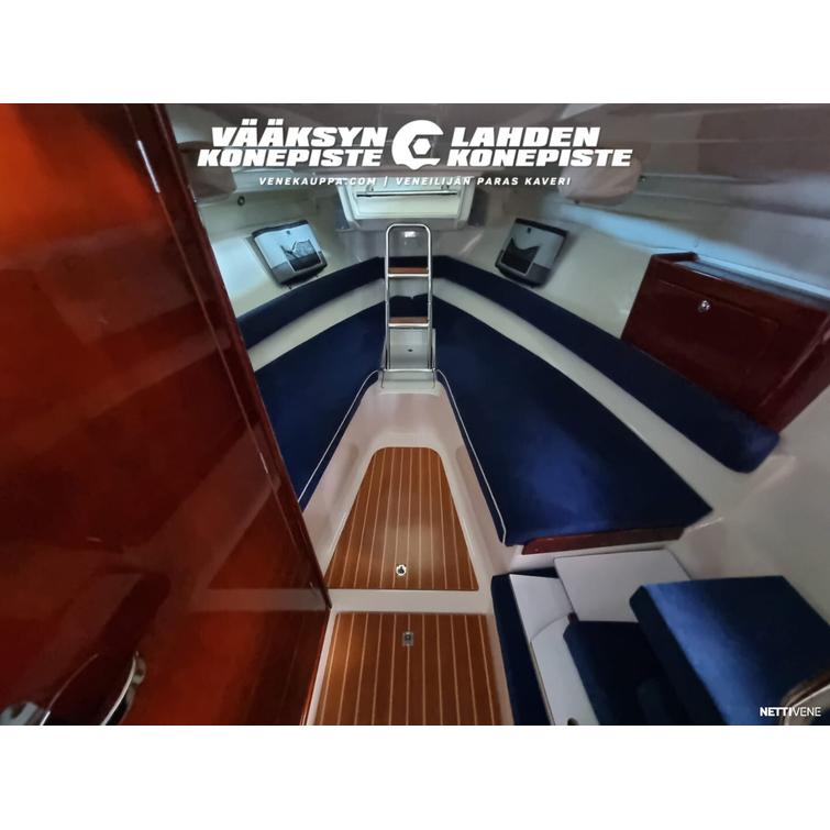 Aquador 23 HT + MerCruiser 2.8.es