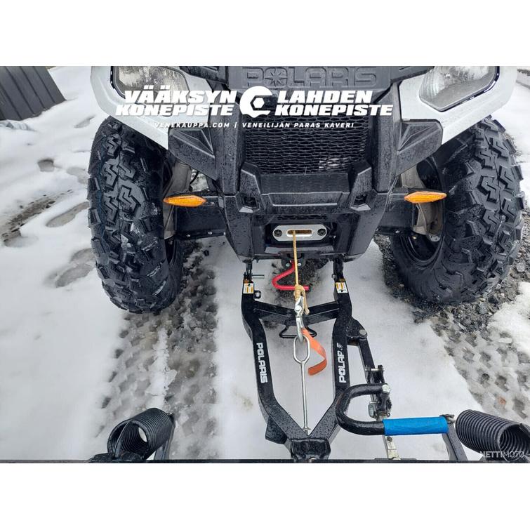 Polaris Sportsman ohjaustehostin, vinssi, lumilevy