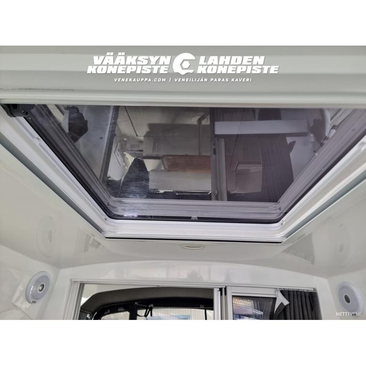 Beneteau Antares 8 + Yamaha F225