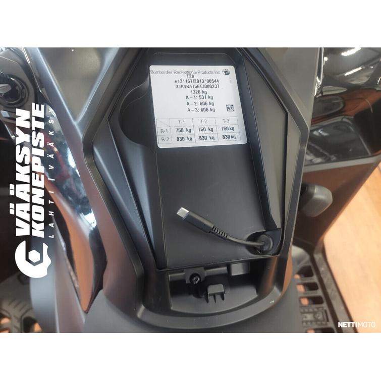 Can-Am Outlander Max 6x6 BACKCOUNTRY 1000R T, T2b, max 60 km/h