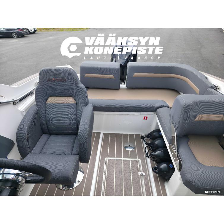 Flipper 670 ST + Mercury F150