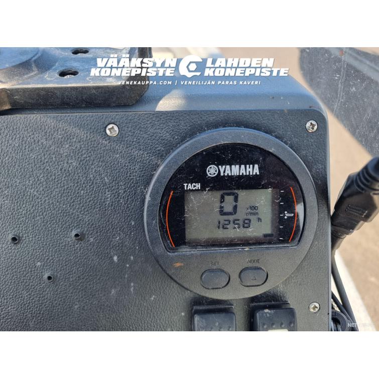 Buster S1 + Yamaha F25