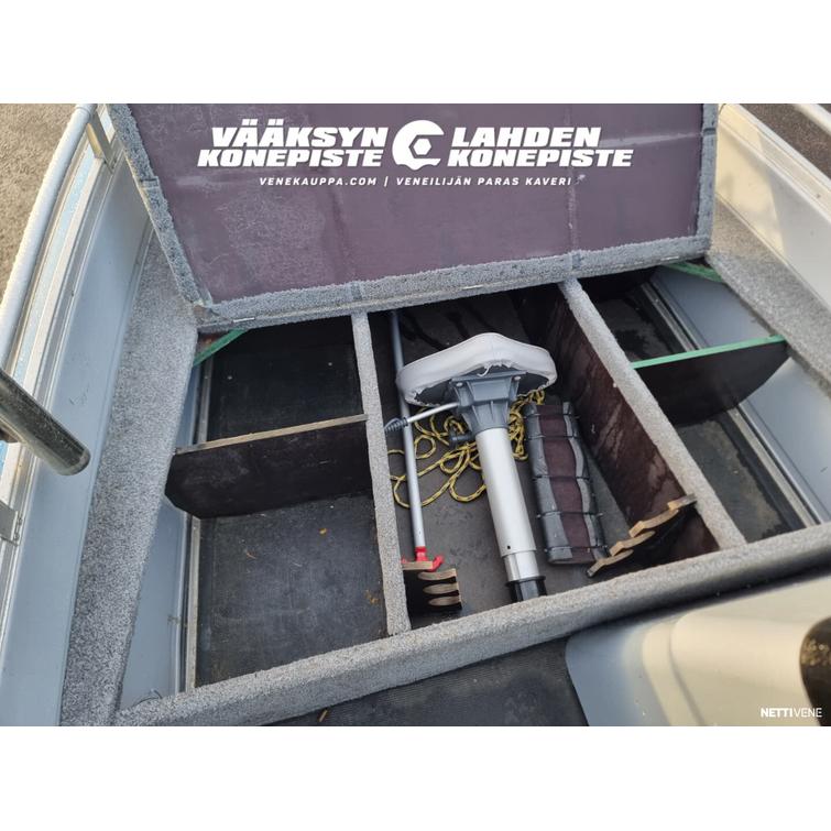 Buster M + Yamaha F40