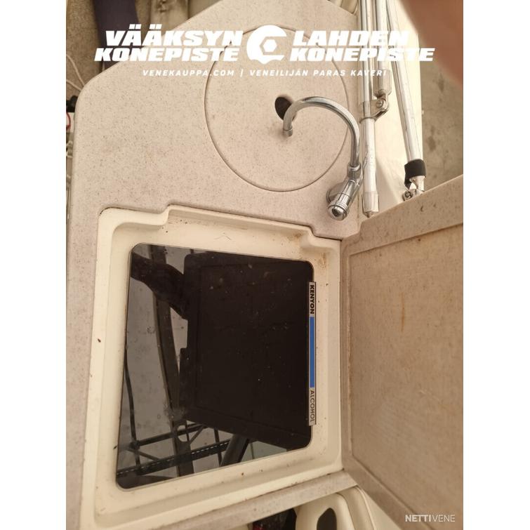 Sea Ray 235 Weekender + MerCruiser 4.3