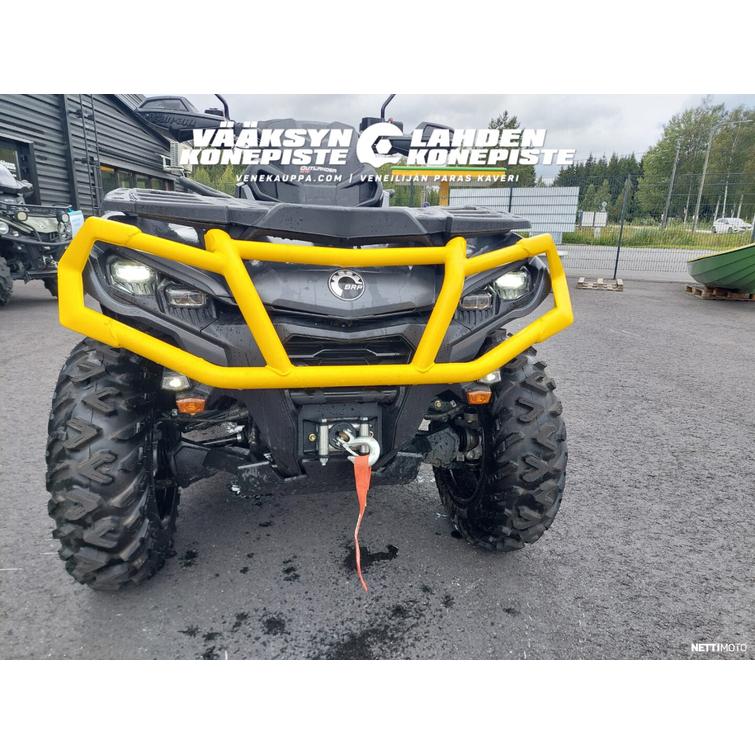 Can-Am Outlander Max (T3B) 80km/h traktori aj. vain 320km