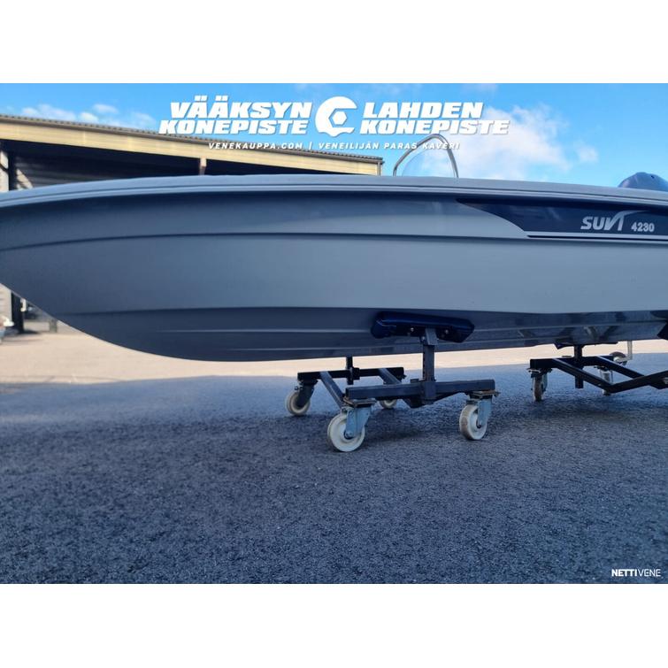 Suvi 4230 R + Yamaha F20