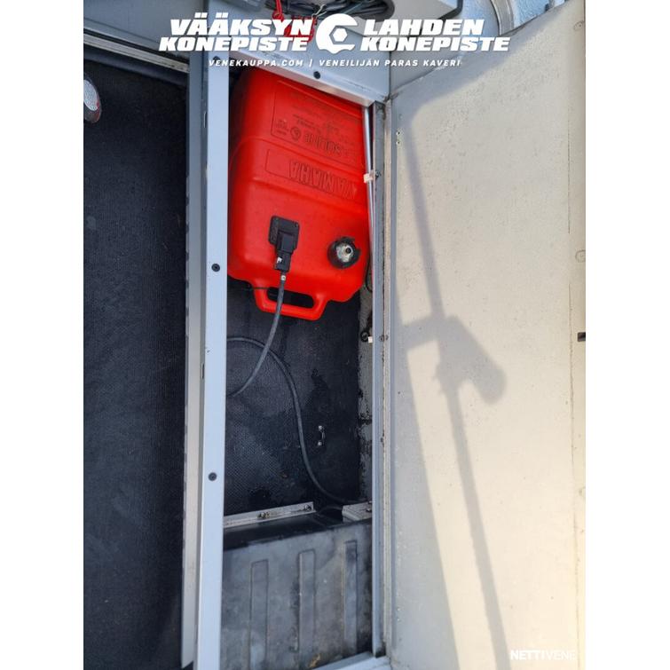 Buster M + Yamaha F40