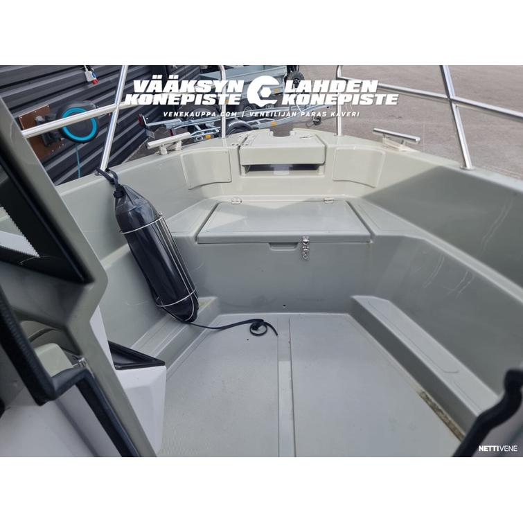 North Silver Eagle Cabin 655 + Yamaha F200