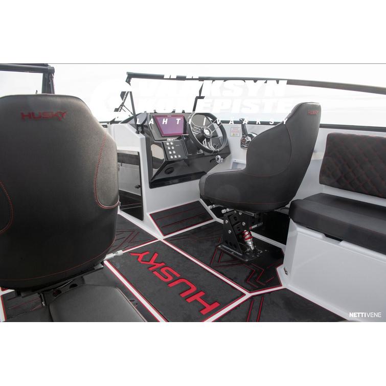 Finnmaster Husky R8 + Mercury V300 XL AM ES V8