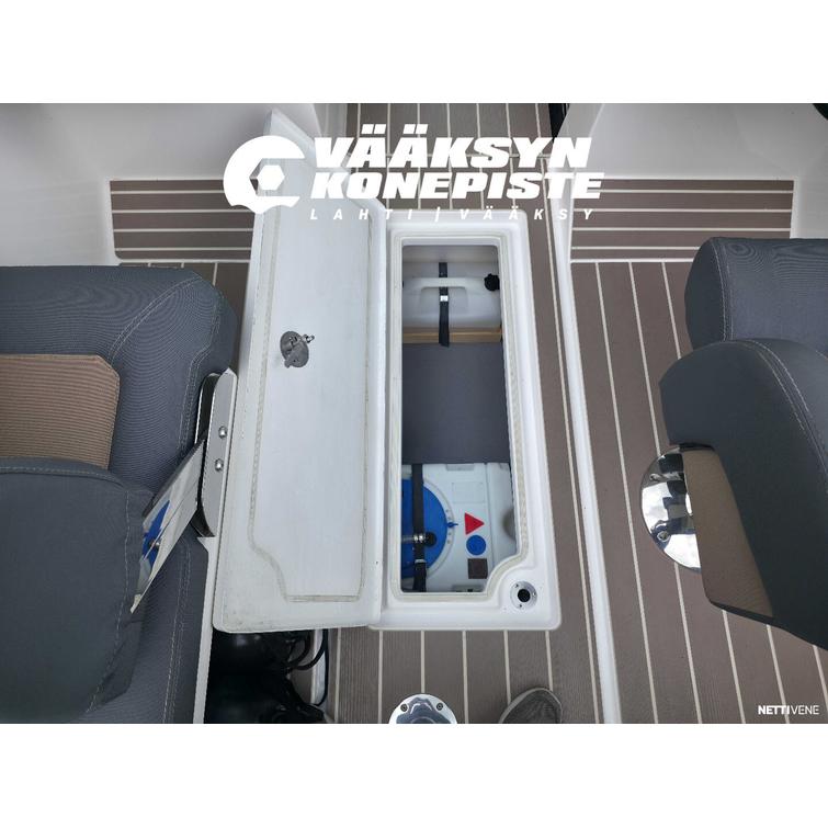 Flipper 670 ST + Mercury F150