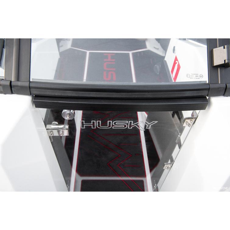 Finnmaster Husky R8 + Mercury V300 XL AM ES V8