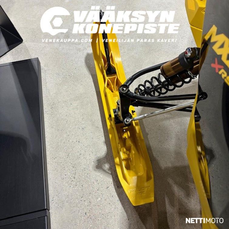 Ski-Doo MX Z X-RS 600R E-TEC with Competition Package