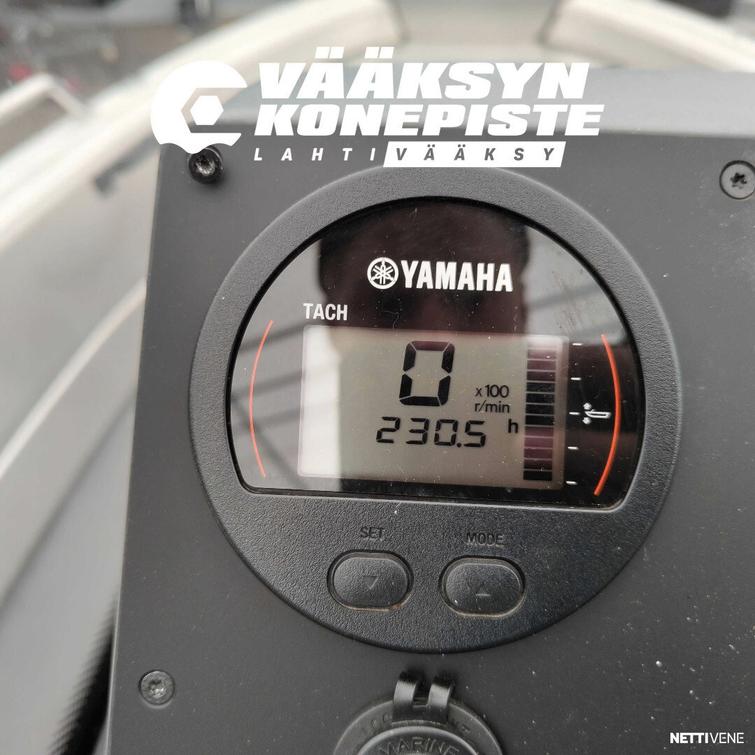 Buster SCC + Yamaha F30 BETL