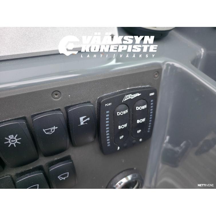 Flipper 670 ST + Mercury F150