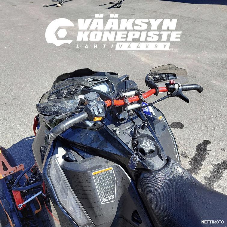 Ski-Doo Renegade XRS 850 E-TEC