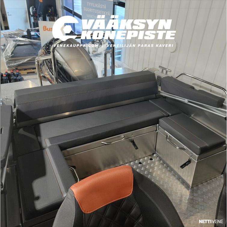 Buster XXL V-MAX + Yamaha V MAX VF150XB