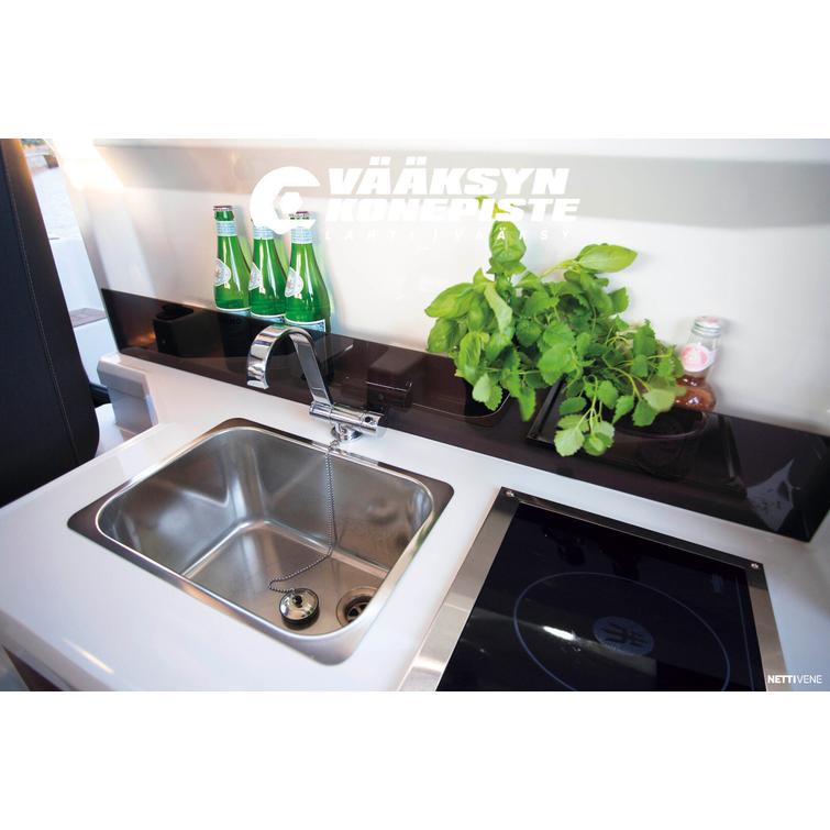 Finnmaster Pilot 8 DEMO + Yamaha F200 XCA2 valkoinen