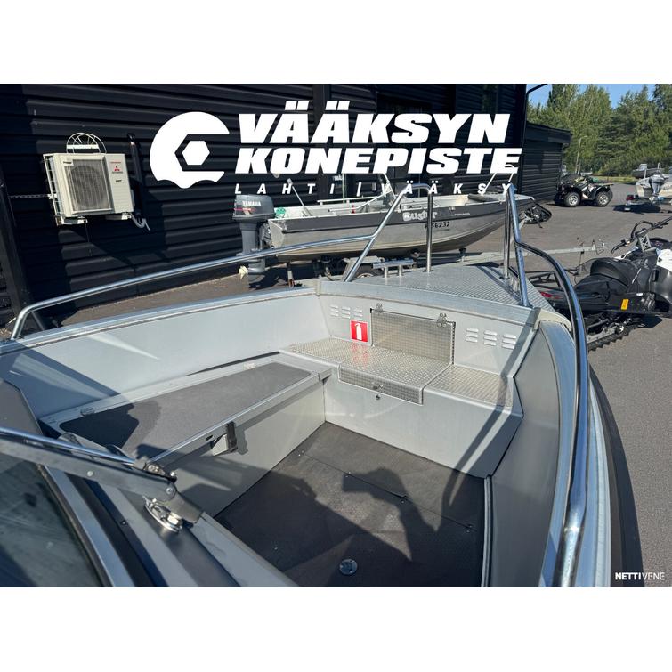 Buster XXL + Yamaha F150 DETX