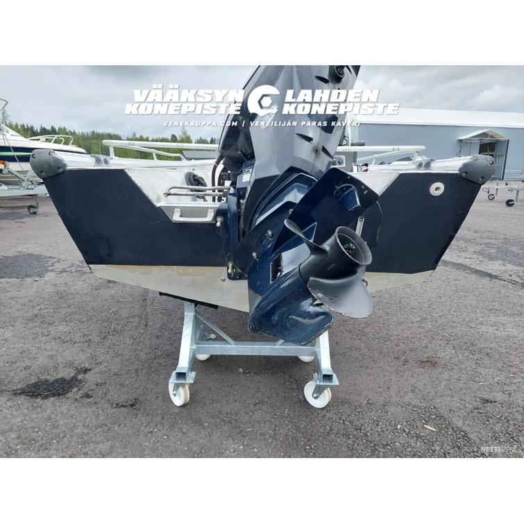 Buster S + Evinrude 25 DPL