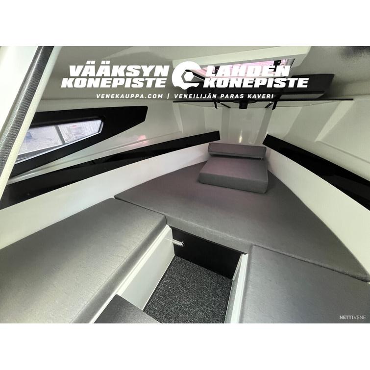 AMT 210 DC + Yamaha F150 XB