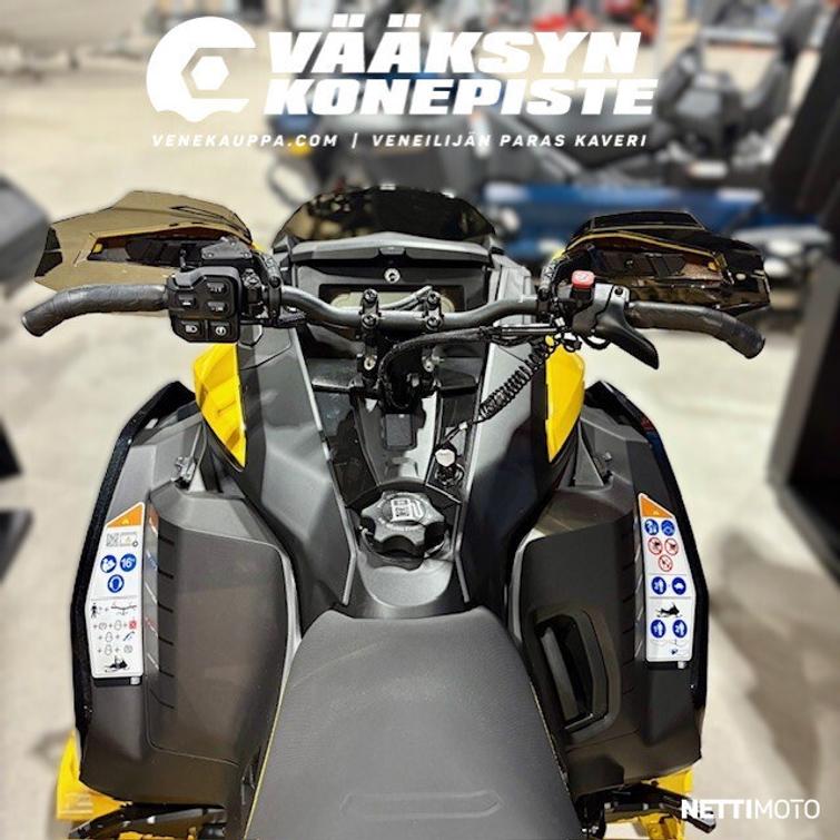 Ski-Doo MX Z X-RS 600R E-TEC with Competition Package