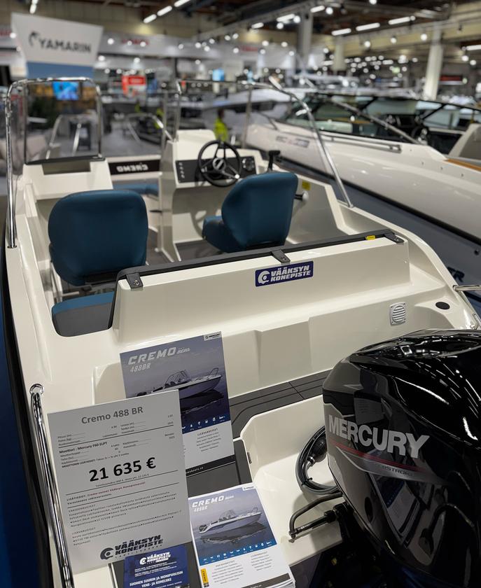 Cremo 488 BR moottorivene Helsingin venemessuilla