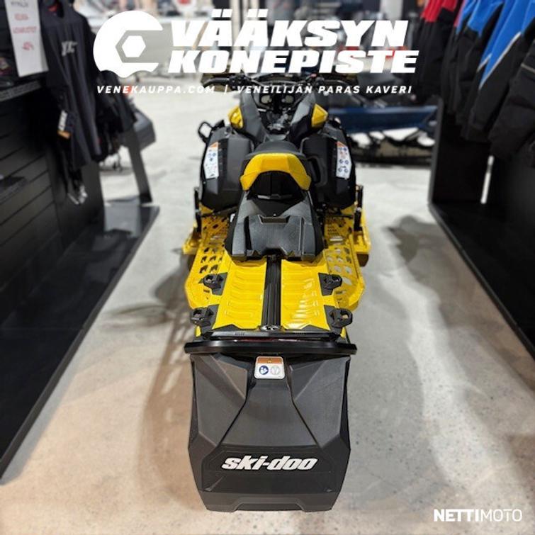 Ski-Doo MX Z X-RS 600R E-TEC with Competition Package