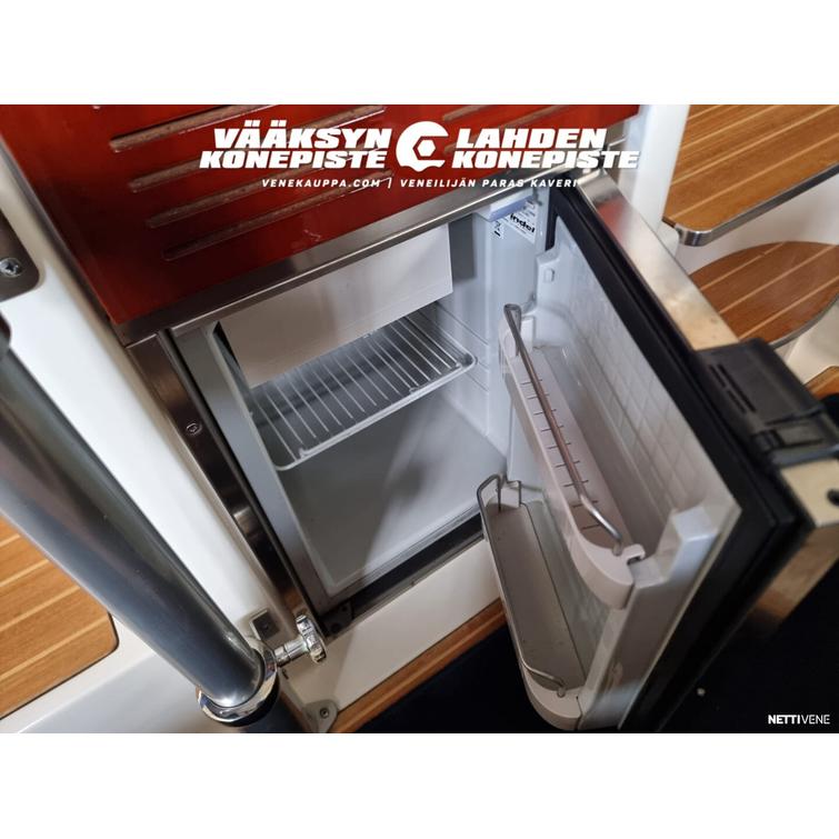 Aquador 23 HT + MerCruiser 2.8.es