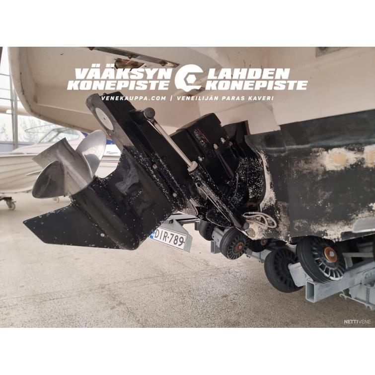 Sea Ray 235 Weekender + MerCruiser 4.3