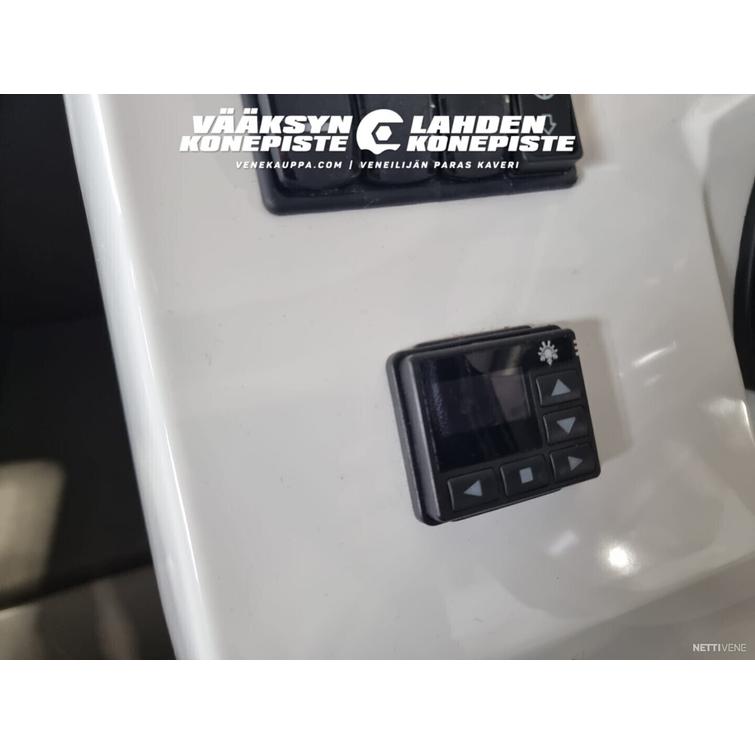 Beneteau Antares 8 + Yamaha F225