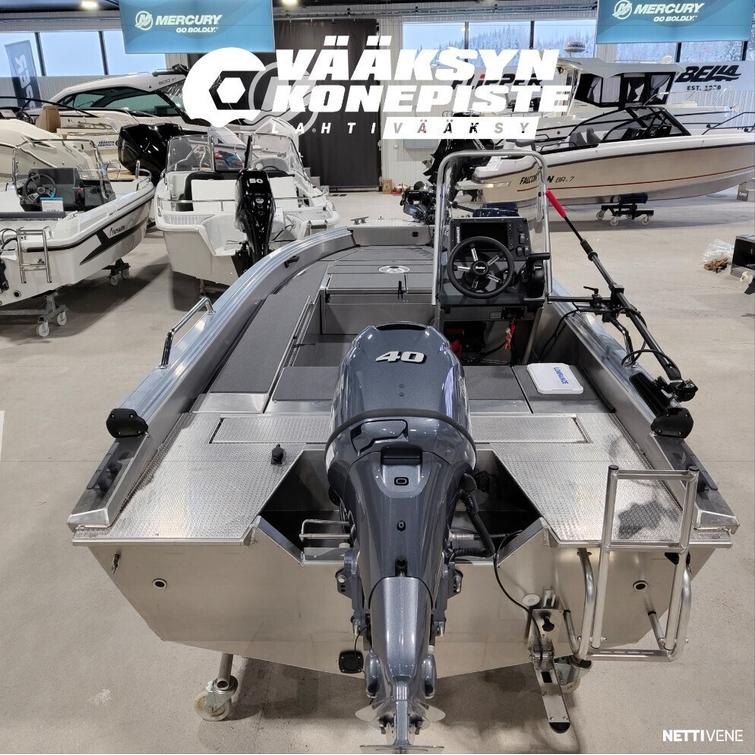 Buster M1 Fishing Ed + Yamaha F40 FELT