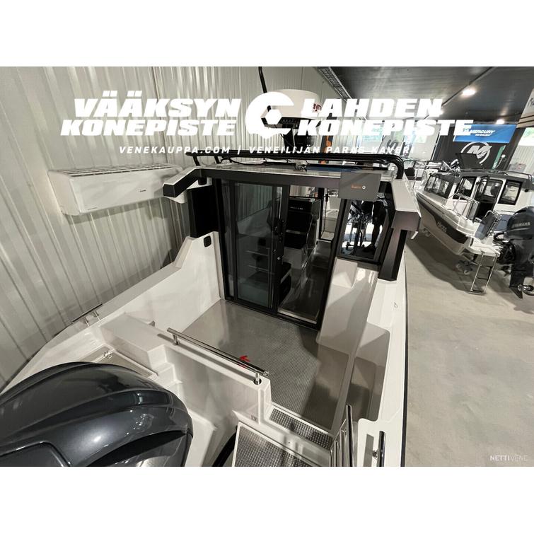 Buster Magnum Cabin + Yamaha F300 XSB