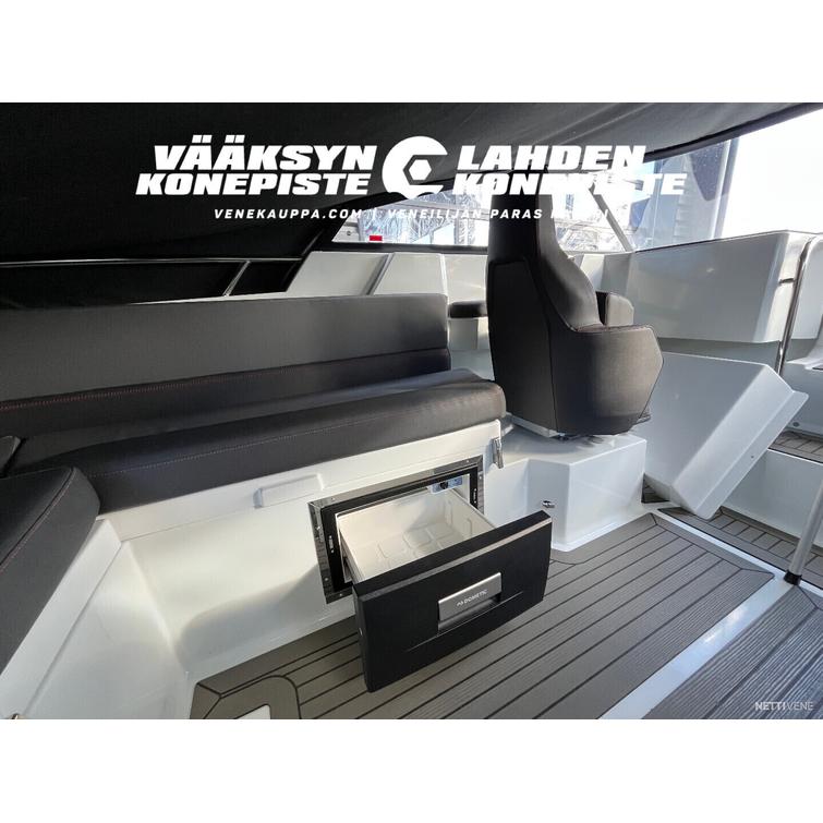 AMT 210 DC + Yamaha F150 XB