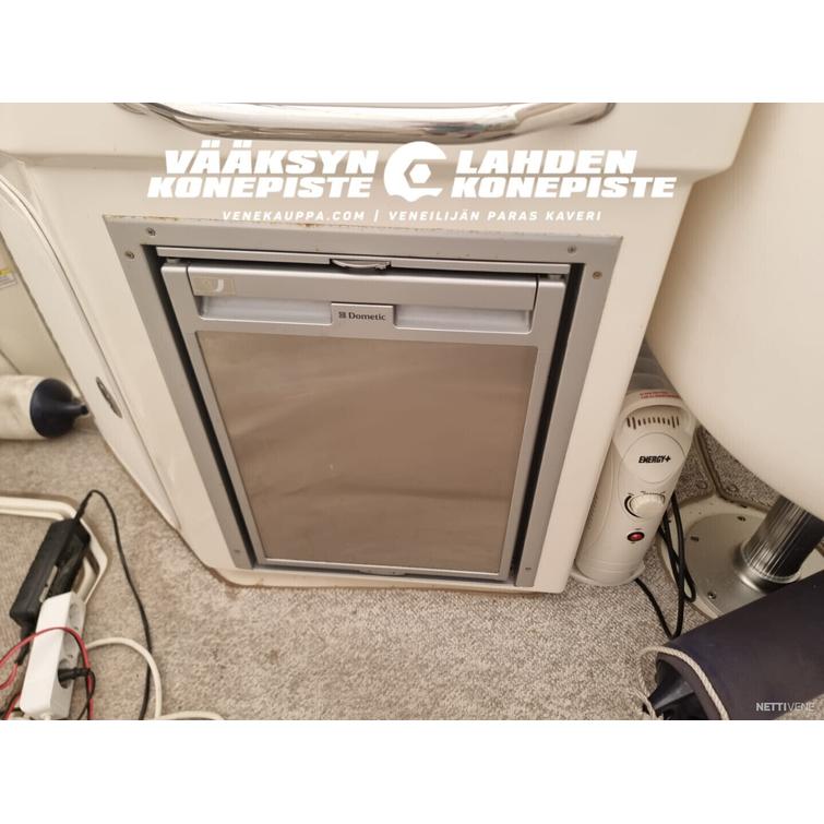 Sea Ray 235 Weekender + MerCruiser 4.3