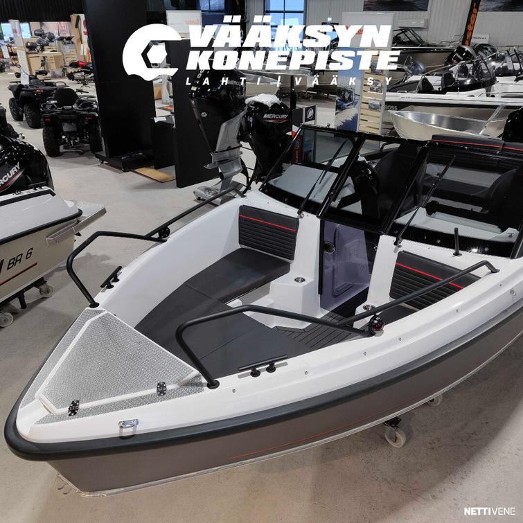 Falcon BR 7 + Mercury F200 V6 DTS