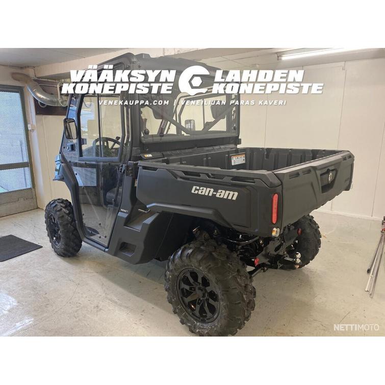 Can-Am Traxter HD9 XU 15v ja ajokorttiluokka T1b DFK LÄMPÖOHJAAMOLLA