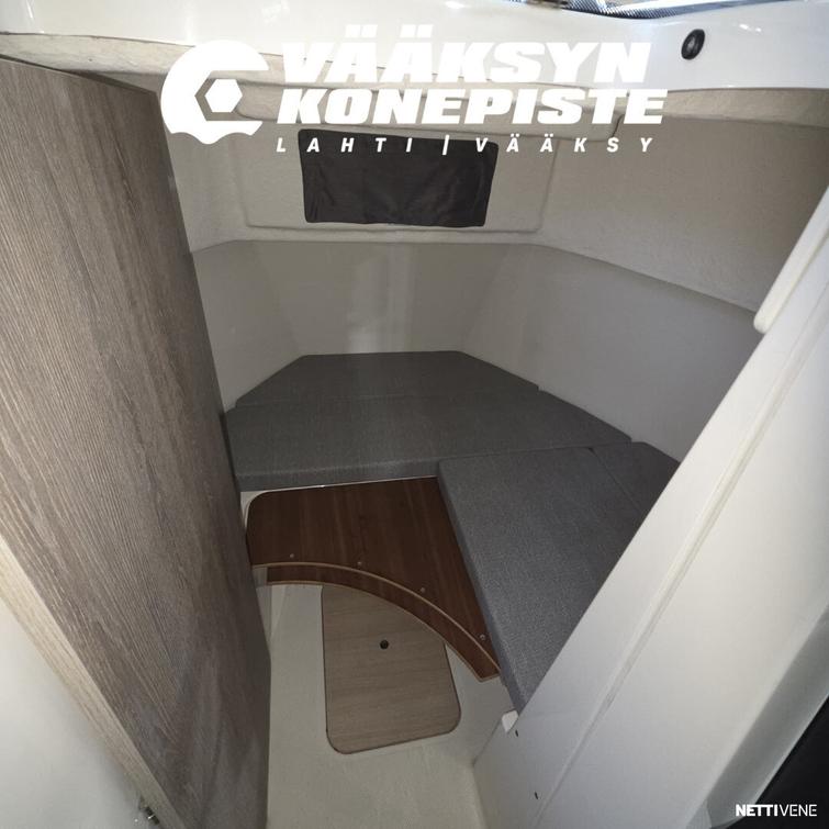 Quicksilver Captur 705 Pilothouse + Mercury F200 XL EFI DTS V6