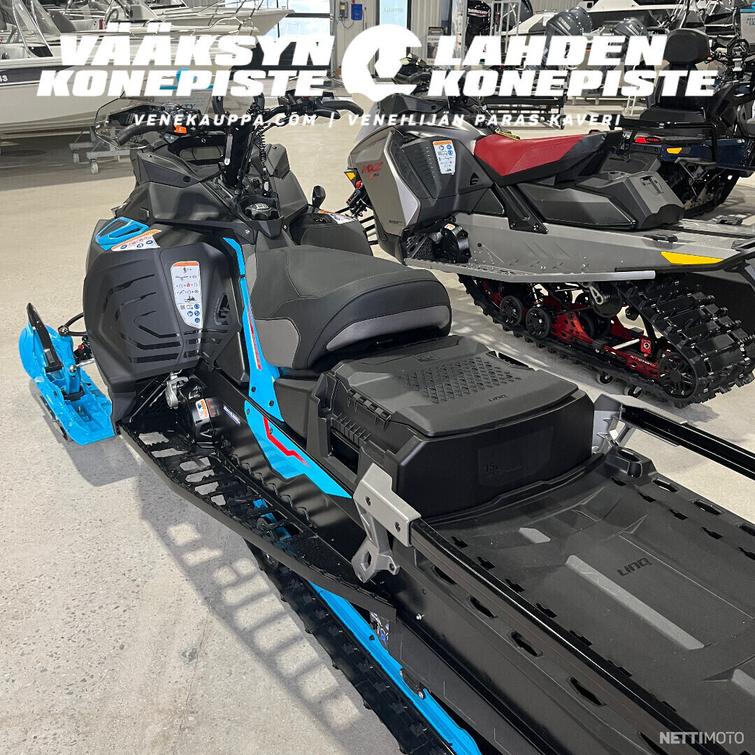 Lynx Commander RE 900 Ace Turbo R