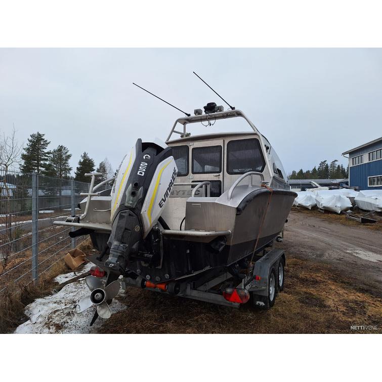 Anytec 747 c + Evinrude 250 e-TEC