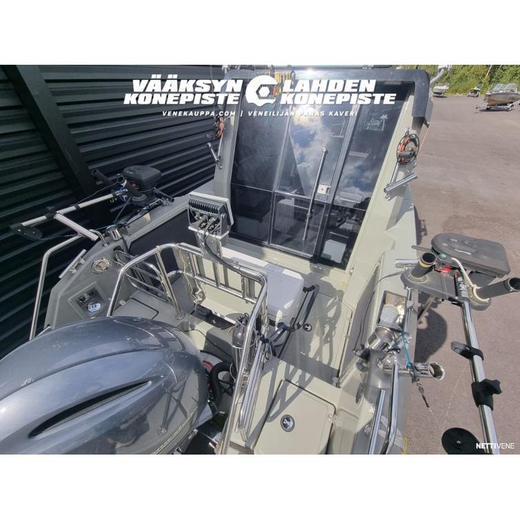 North Silver Eagle Cabin 655 + Yamaha F200