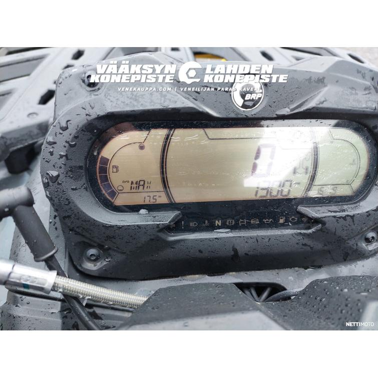 Can-Am Outlander Max (T3B) 80km/h traktori aj. vain 320km
