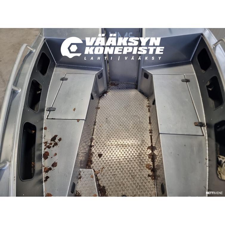 UMS 805DC TUNA + Mercury F200