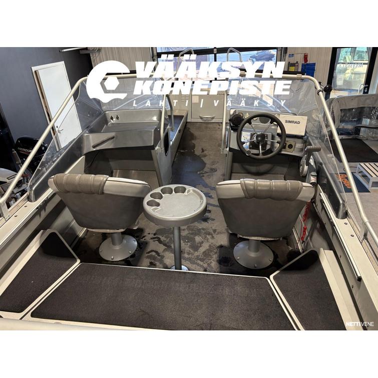 Buster XXL + Evinrude E-Tec