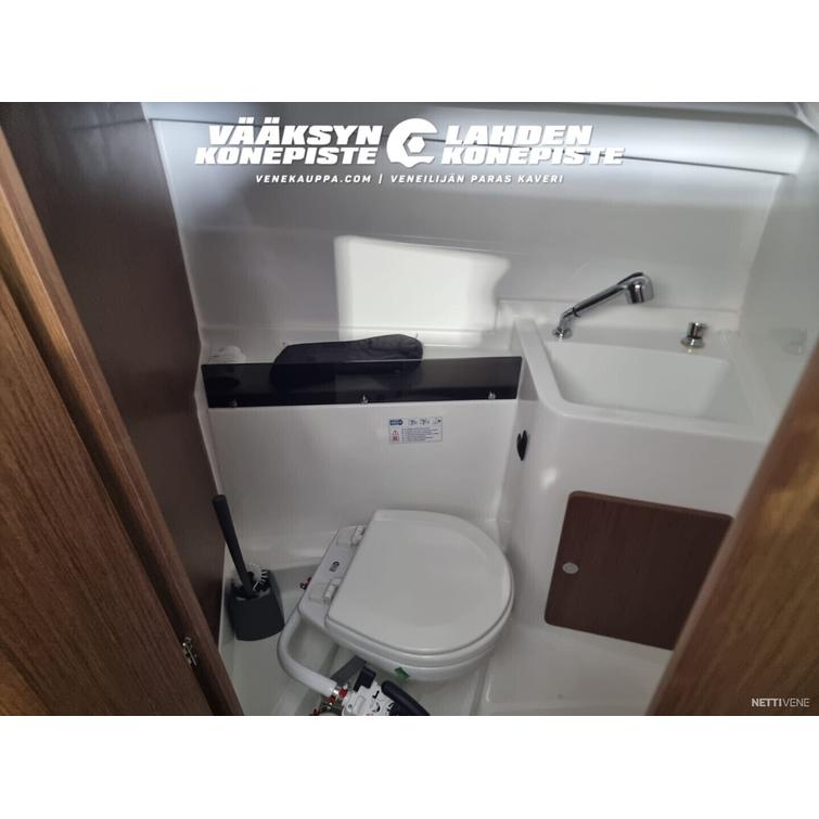 Beneteau Antares 8 + Yamaha F225