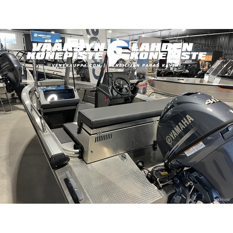 Buster M2  + Yamaha F40 FETL